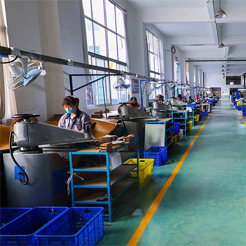 宏固鞋业 下料车间
