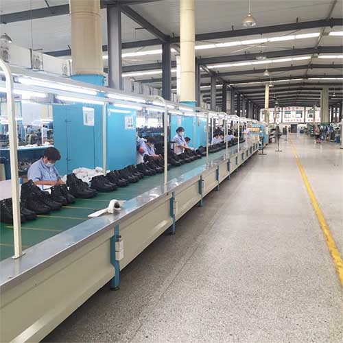 宏固鞋业 冷粘车间